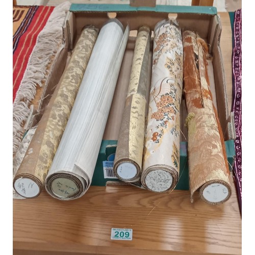 209 - 5 roll ends Oriental style fabric