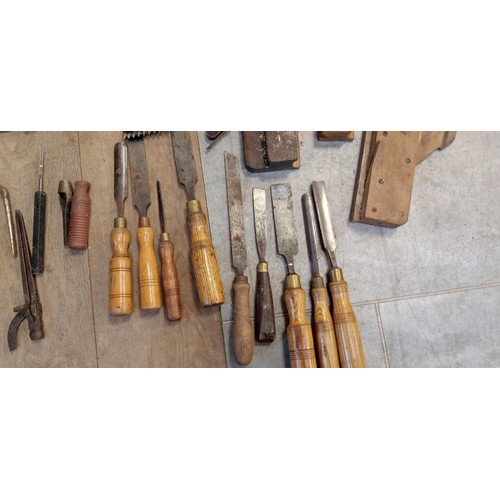 20 - Vintage joiners toolbox full of tools