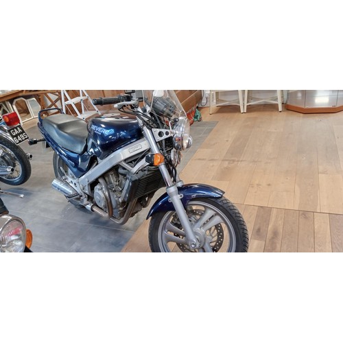 63 - 1989 Honda Revere 600 motorcycle. This motorbike comes with 1 key, Only 10% premium.