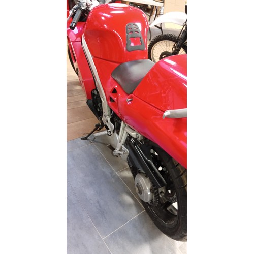 119 - 1997 Honda VFR 750 motorbike.  MOT’D July 2025. 32000 miles. This motorcycle has had 3 previous owne... 