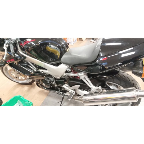 156 - Honda Firestorm VTR 1000F motorcycle black registered 2000. This motorbike has been in a private col... 