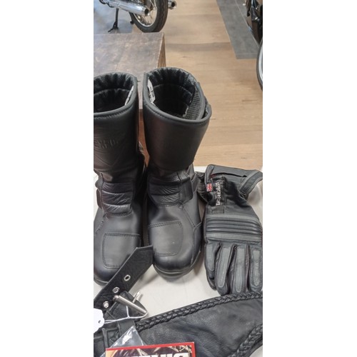 223 - Gearbox Bikers brand new chaps size S plus gloves and boots size UK5