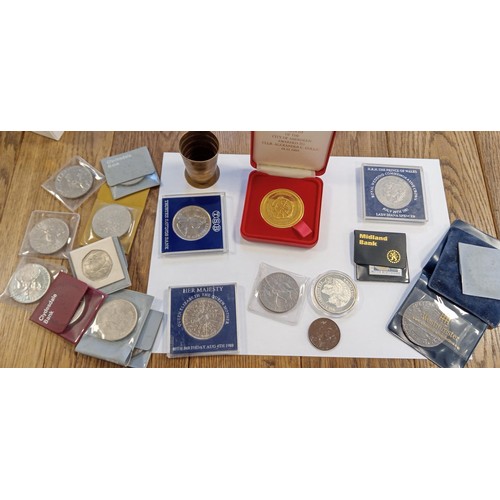 67 - Collectable coins, Freedom of the City Medal Aberdeen plus telescopic vintage brass cup