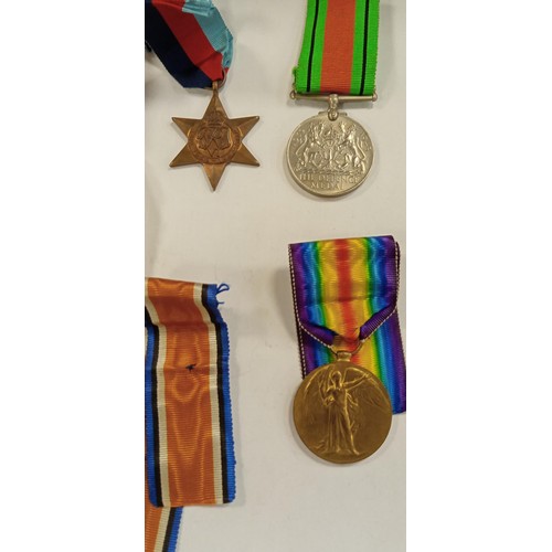 107 - WWI & WWII medals from the same family Gordon Highlanders who rose up through the ranks. S-22205