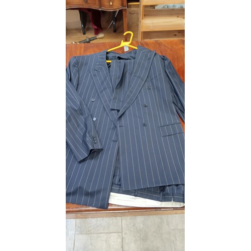 311 - Vintage Brioni for Tom Walo Super 150's pin striped men's 2-piece suit trousers size L