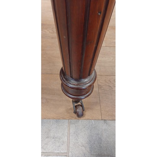 344 - Victorian winding table with handle and one leaf