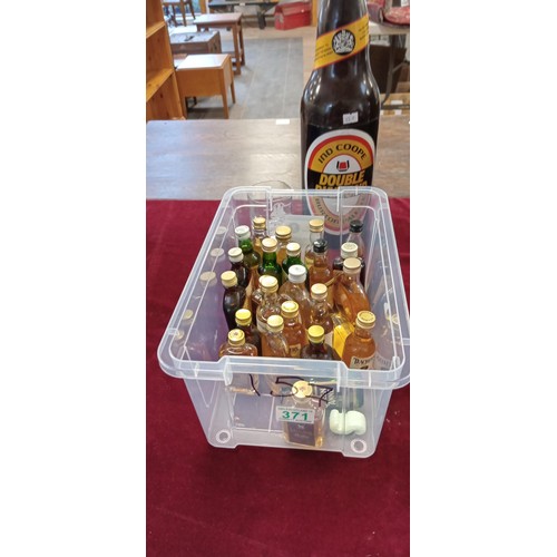 371 - Selection of scotch whisky miniatures, large double diamond bottle and a whisky glass