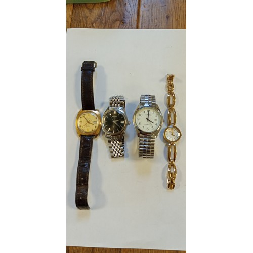 37 - Selection of vintage watches to include Timex and Seiko