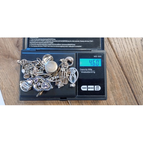 44 - Selection of mainly silver jewellery weighing 46g approx.