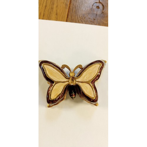 60 - Ornate butterfly trinket dish with opening wings