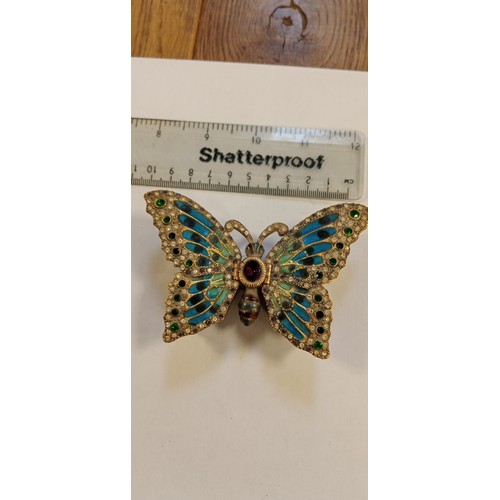 60 - Ornate butterfly trinket dish with opening wings