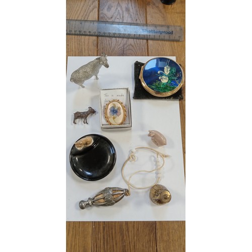 61 - Selection of mixed items to include Wade, brooch, small ornaments and more