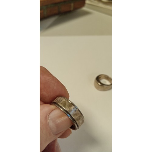 82 - 4 silver mens rings weighs 48g approx.