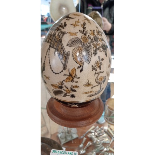 120 - Vintage believed Bombay China decorative egg on stand