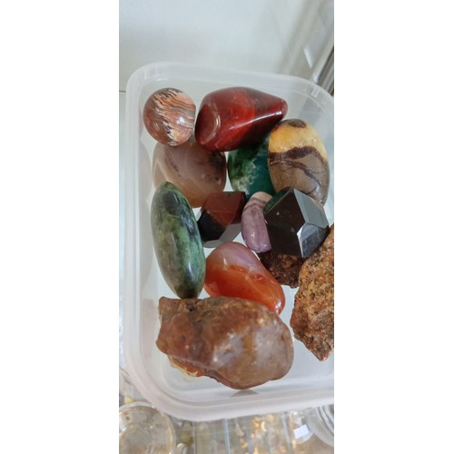 152 - Selection of polished and other gem stones