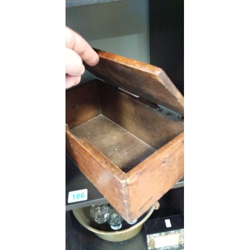 186 - Vintage wooden box