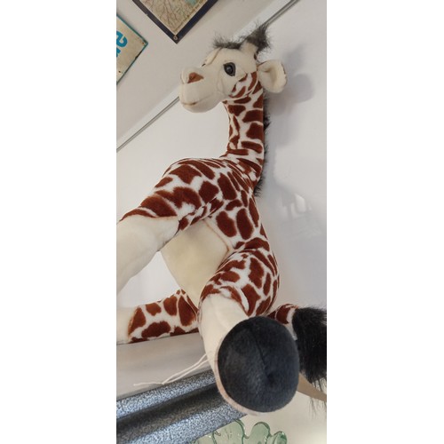 199 - Large giraffe teddy