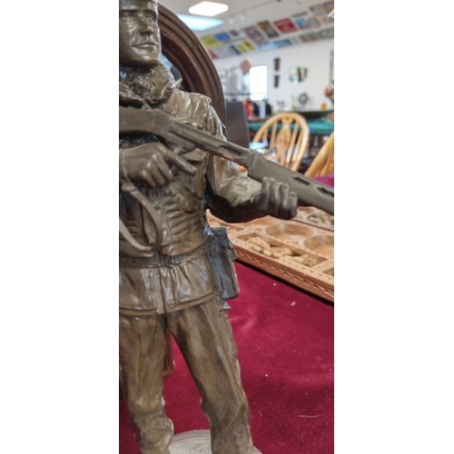 113 - 4 Peter Hicks resin soldier statues as found