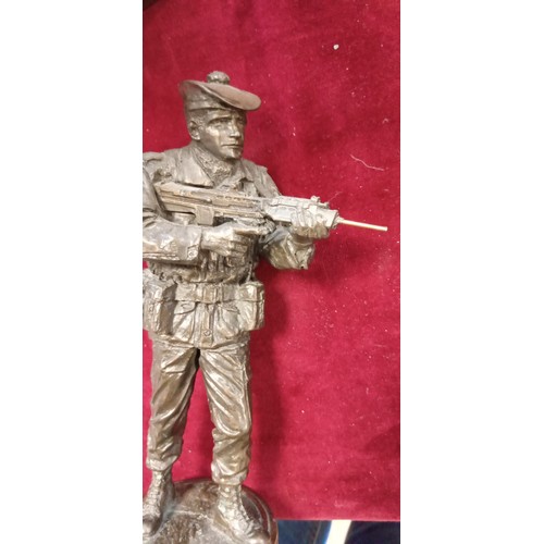 113 - 4 Peter Hicks resin soldier statues as found