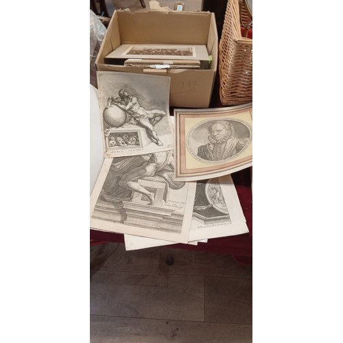 386 - Vintage photographs and ephemera