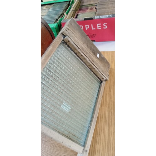 400 - Vintage Glass wash board