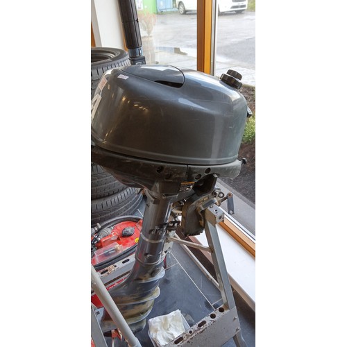 186 - Yamaha 4 stroke boat outboard motor plus fuel tanks