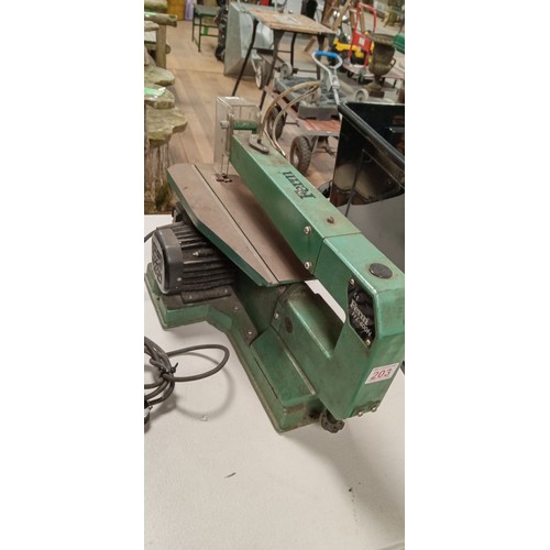 203 - 240V Ferm scroll saw