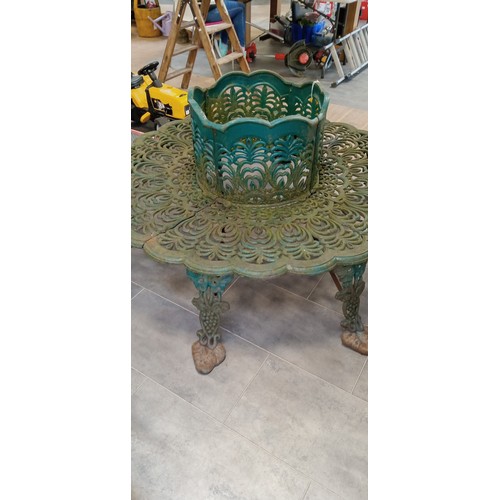 284 - Very heavy cast iron circular tree seat believed circa 1980. 150cm diameter and tree hole is 54cm di... 