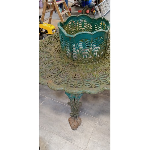 284 - Very heavy cast iron circular tree seat believed circa 1980. 150cm diameter and tree hole is 54cm di... 