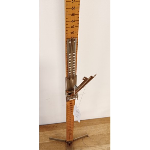 18 - Scovill dritz skirt marker measuring stick