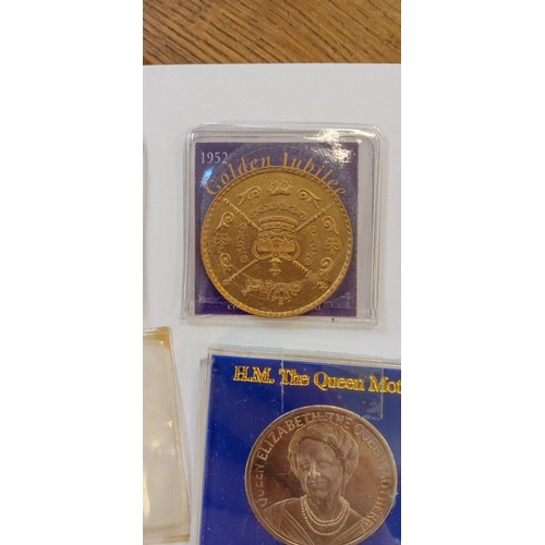 24 - Collection of collectable coins