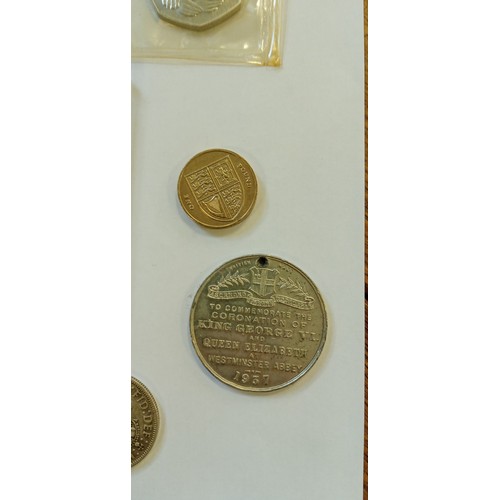 24 - Collection of collectable coins