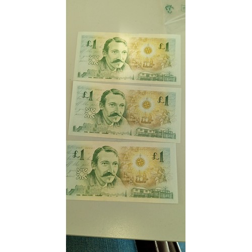 35 - 3 Consecutive numbered Royal Bank of Scotland £1 bank notes issued December 1994 with Robert Louis S... 