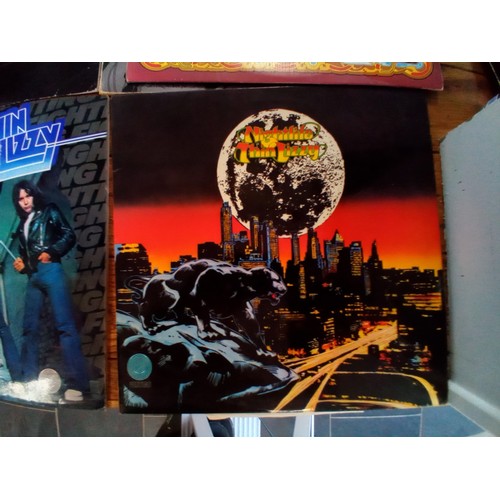43 - 5 LP records by Thin Lizzy see photos