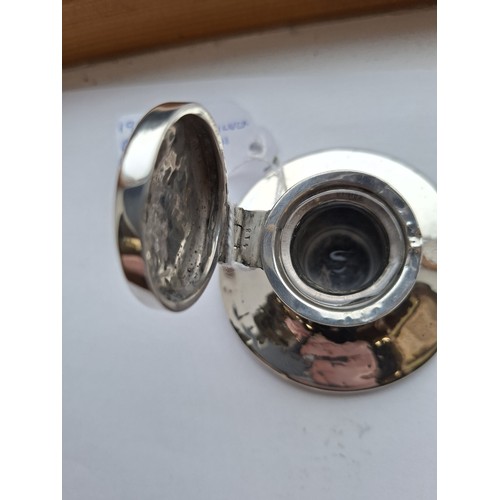 45 - 1911/12 silver Birmingham ink well with liner
