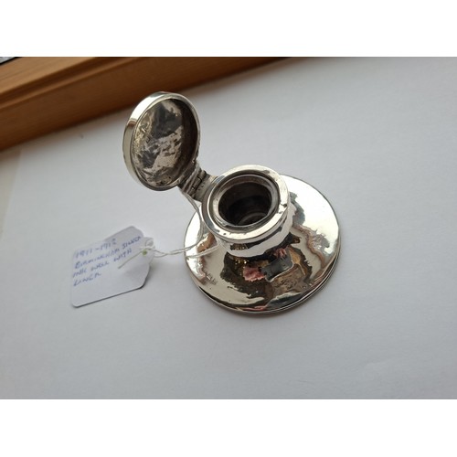 45 - 1911/12 silver Birmingham ink well with liner