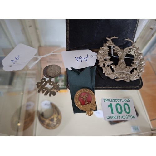 100 - Bydand cap badge Gordon Highlanders and more