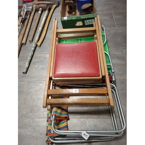 257 - 4 x folding chairs plus 2 x folding stools