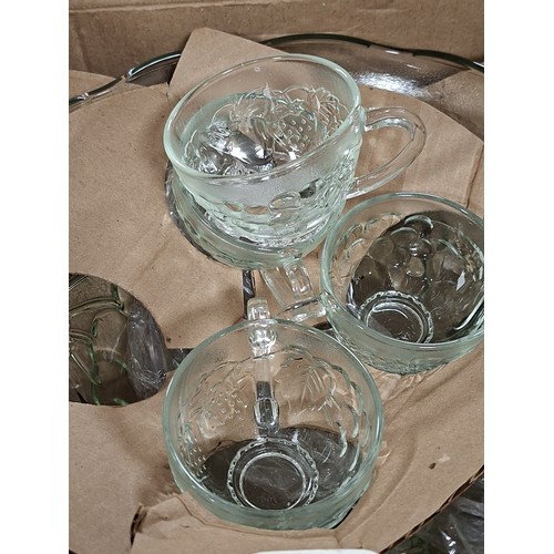 274 - Rayware Orchard 26 piece punch set