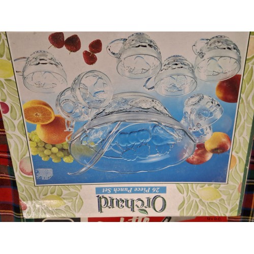 274 - Rayware Orchard 26 piece punch set