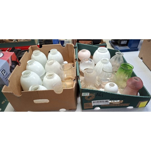 277 - 2 x boxes of lamp and oil lamp glass shades