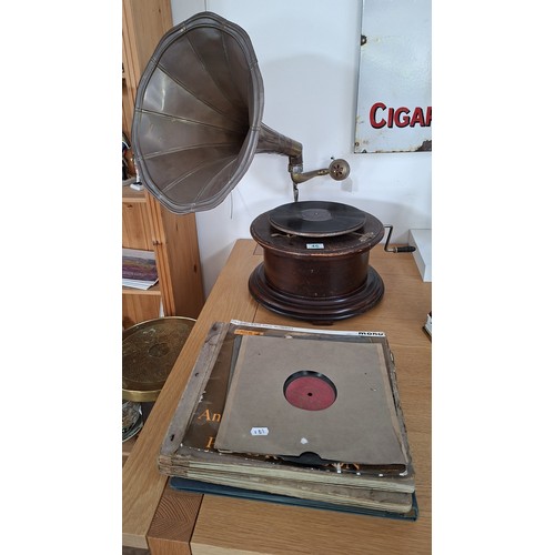 46 - Vintage circular gramophone with records