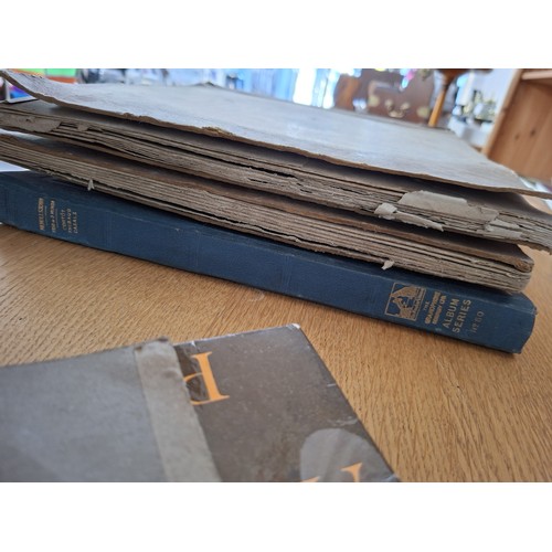 46 - Vintage circular gramophone with records