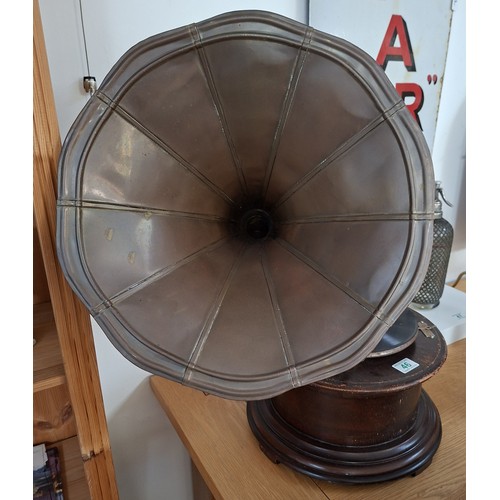 46 - Vintage circular gramophone with records
