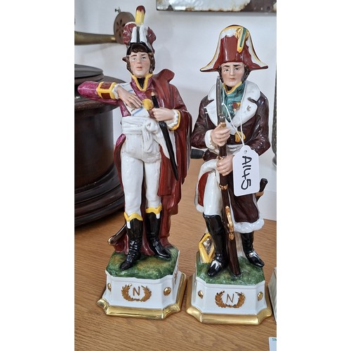 50 - Capa De Monte style porcelain Napoléon era soldiers