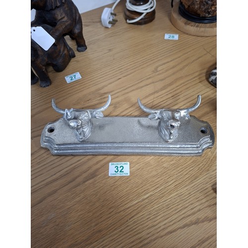 Lot 32        