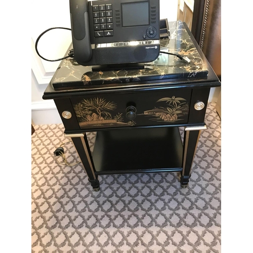 1949 - A Pair Of Marble Top Chinoiserie Black Lacquer Nightstands With Single Drawer With Hand Painted Deta... 