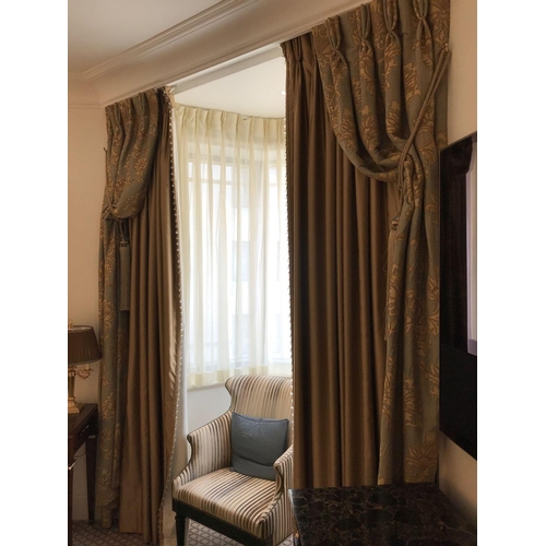 1958 - 2 x Pair Of Gold And Silver Silk Drapes And Jabots With Tie Backs Span 255 x 300cm (Room 401)