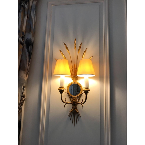 1975 - 4 x Wall Appliques Twin Arm In A Elegant Wheatsheaf Motif And A Small Decorative Mirror Supported By... 