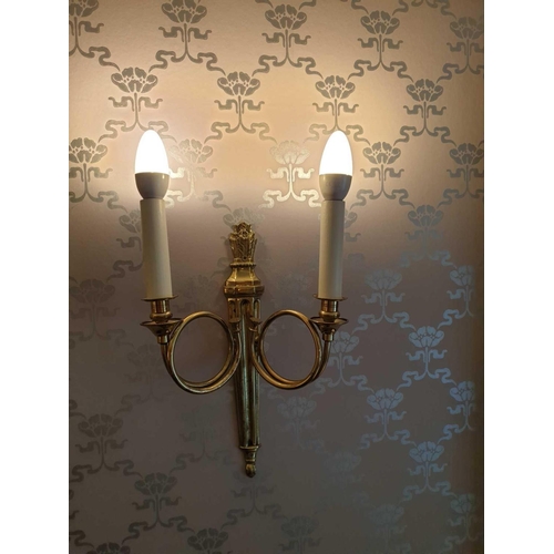 2063 - Pair Of English Georgian Style Brass 2 Arm Wall Sconces With Vasiform Backplate (Room 415)